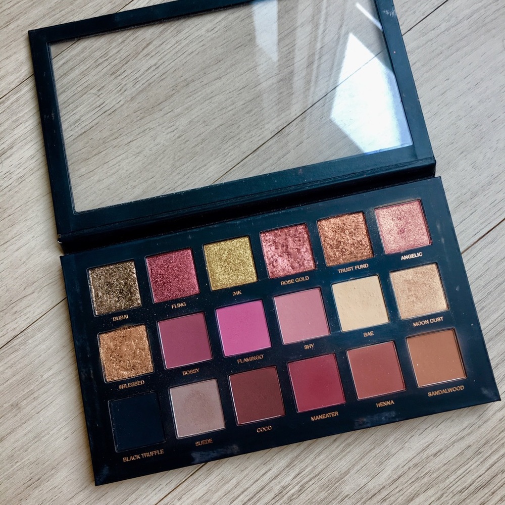 Huda Rose Gold Edition Textured Eyeshadow Palette